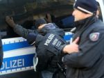 Nemecká polícia zasahovala proti islamistom, plánovali útoky
