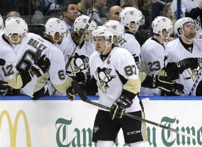 Crosby, E. Karlsson a Trocheck sa stali hviezdami týždňa NHL