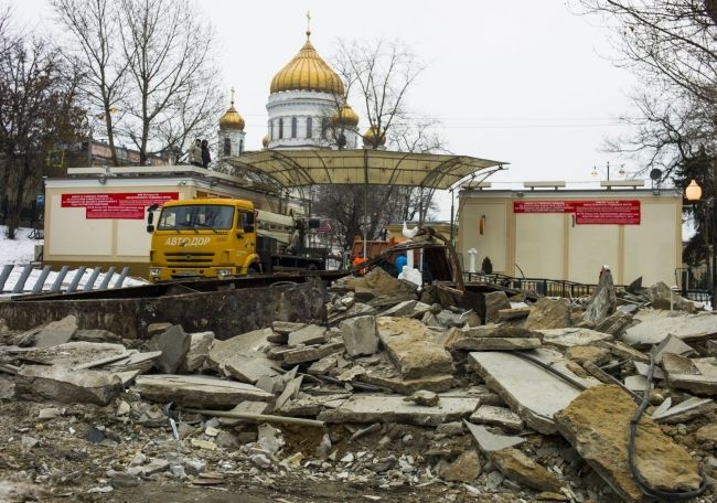 Moskva likviduje pouličné stánky, obyvatelia sa hnevajú