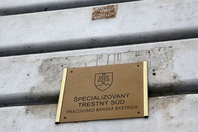 Súd poslal Taliana za vydieranie a falšovanie do väzby