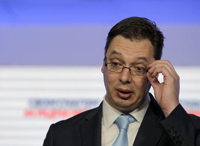 Srbský premiér kritizoval ICTY, servítku si pred ústa nebral