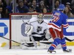 Video: Budaj sa úspešne vrátil do NHL, Gáborík strelil gól