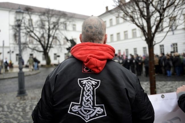 Maďarskí nacisti si pripomenuli 'Deň cti', prišli aj Slováci