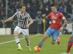 Video: Neapol nezvládol záver šlágra, Juventus je lídrom