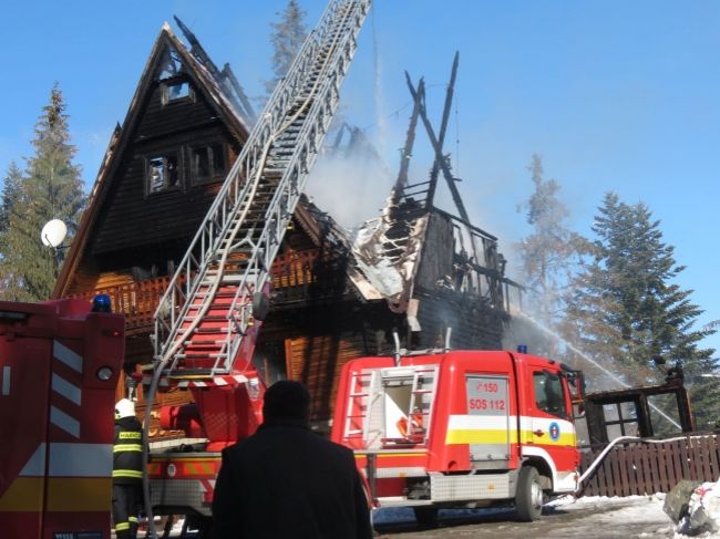 Horela chata, v ktorej boli deti na lyžiarskom výcviku