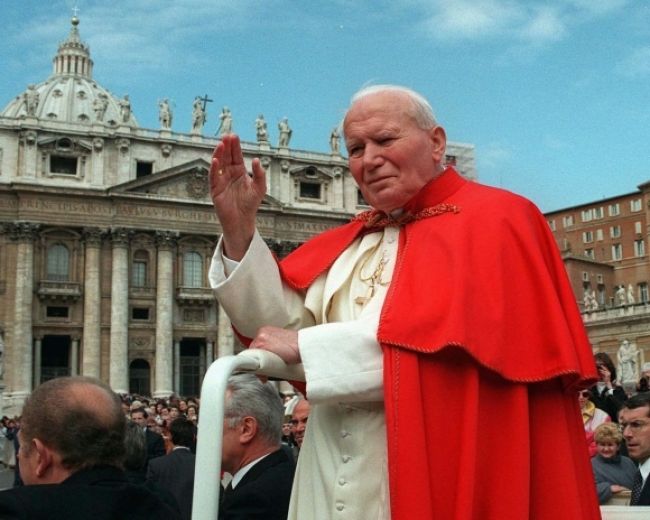 Dopisy odhalili blízky vzťah Jána Pavla II. k vydatej žene