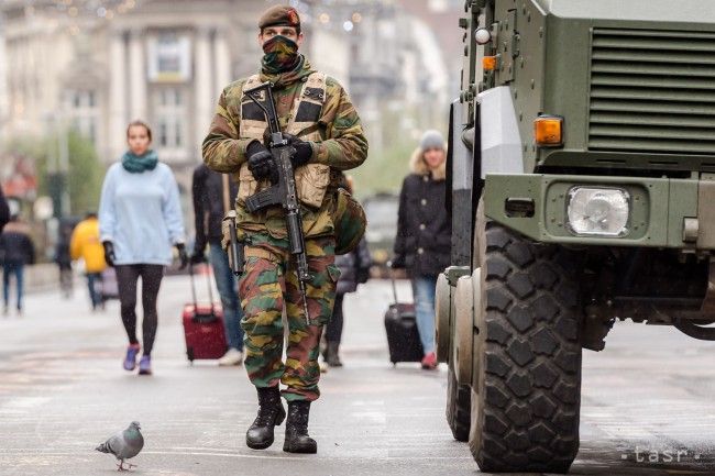 Pri vyšetrovaní skupiny verbujúcej pre IS zadržali v Bruseli 10 ľudí