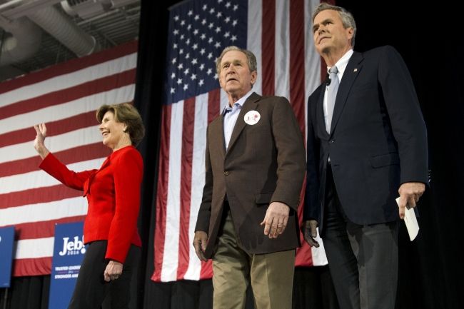 George W. Bush po prvý raz podporil kampaň svojho brata Jeba