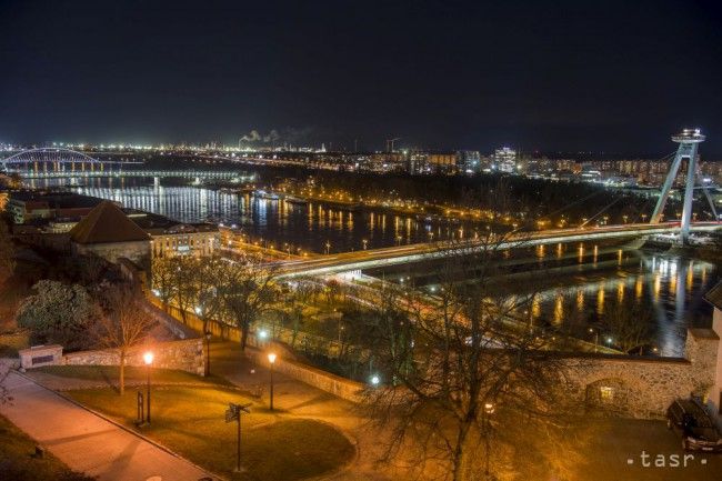 FOTOGRAFIE: Vychutnajte si večerný pohľad na bratislavské mosty