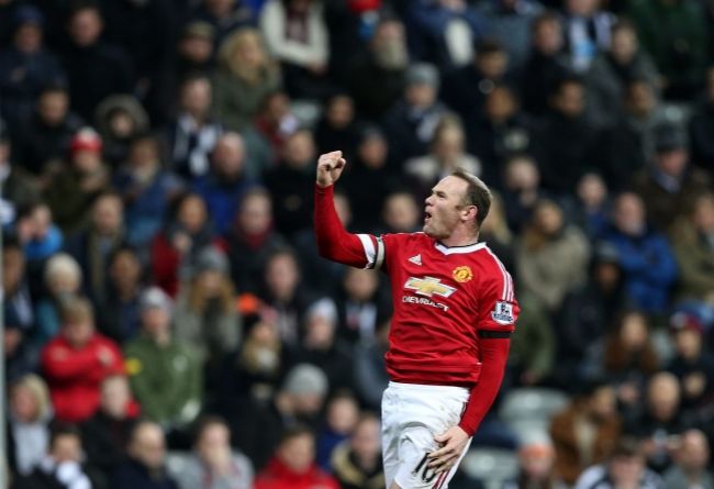 Wayne Rooney bude chýbať svojmu tímu, má problémy s kolenom