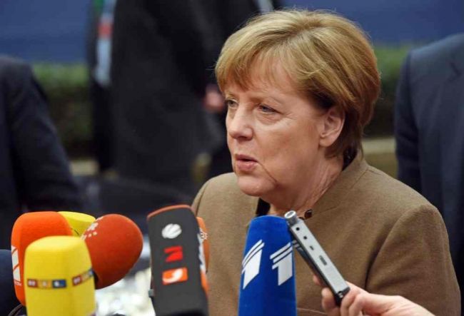 Merkelová chce naďalej Britov v EÚ, Česi chcú rýchlu dohodu