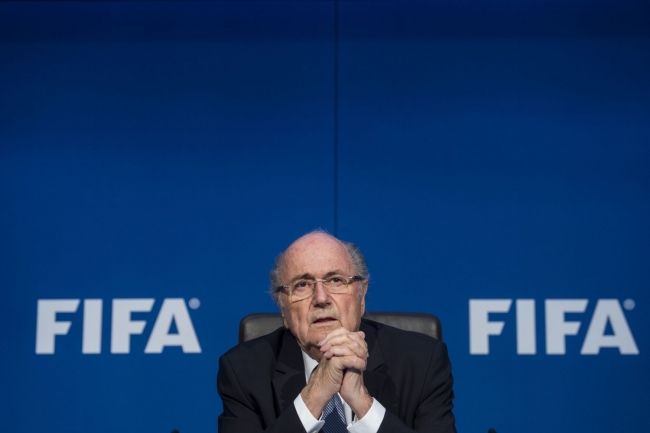 Blatter nepodporí žiadneho kandidáta na prezidenta FIFA