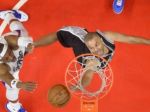 Video: V NBA vyhrávali domáci, LeBronovi ušlo triple-double