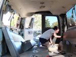Video: Perfektná transformácia dodávky na obývateľné vozidlo