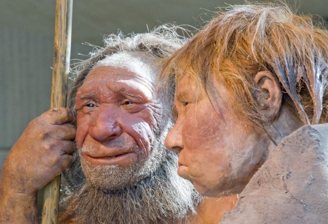 Moderní ľudia a neandertálci sa krížili pred stotisíc rokmi