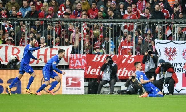 Bayern opäť zvíťazil, hoci najprv doma prehrával