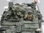 Česko by mohlo vyslať vojakov na východnú hranicu NATO
