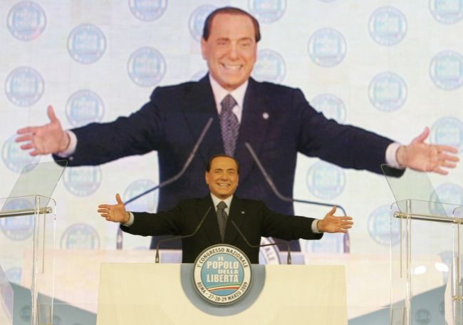 Berlusconi je 30 rokov v AC: Nahneval pápeža, minul miliardu