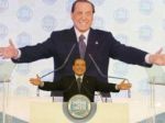 Berlusconi je 30 rokov v AC: Nahneval pápeža, minul miliardu