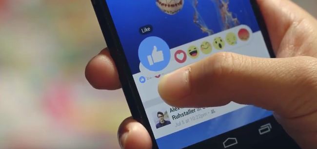 Video: Všimli ste si? Na Facebooku pribudli nové emotikony