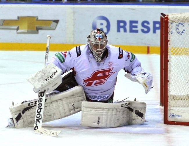 Video: Dvaja brankári vychytali shutout v play-off KHL