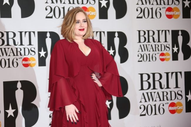 Brit Awards ovládla speváčka Adele, získala štyri ocenenia