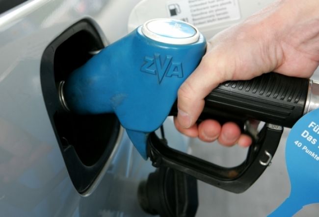 Zlacneli benzíny a nafta, vzrástli ceny LPG