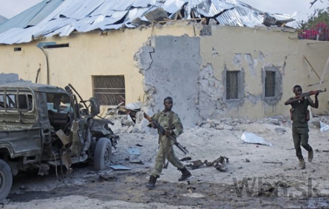 Aš-Šabáb zaútočil na hotel v Mogadiše a zabil niekoľko ľudí
