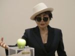 Japonskú hudobníčku Yoko Ono hospitalizovali