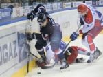 Video: Sezóna KHL sa pre Slovan skončila, pobil sa aj Brust