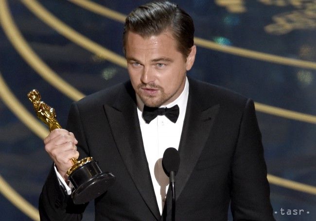 Oscary sú rozdané, Leonardo DiCaprio sa konečne dočkal
