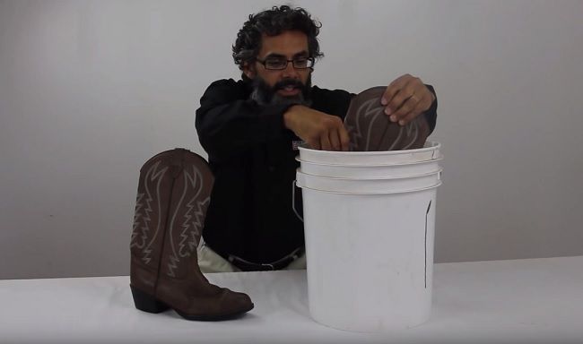 Video: Ako roztiahnuť kožené topánky