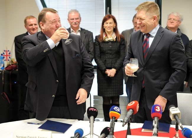 Mliekari kritizujú vládu za pomoc firme Midia Agro