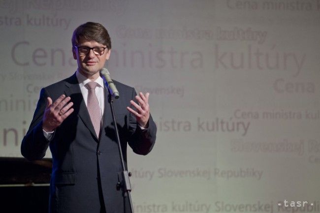 Minister kultúry odovzdal ceny za rok 2015 siedmim laureátom