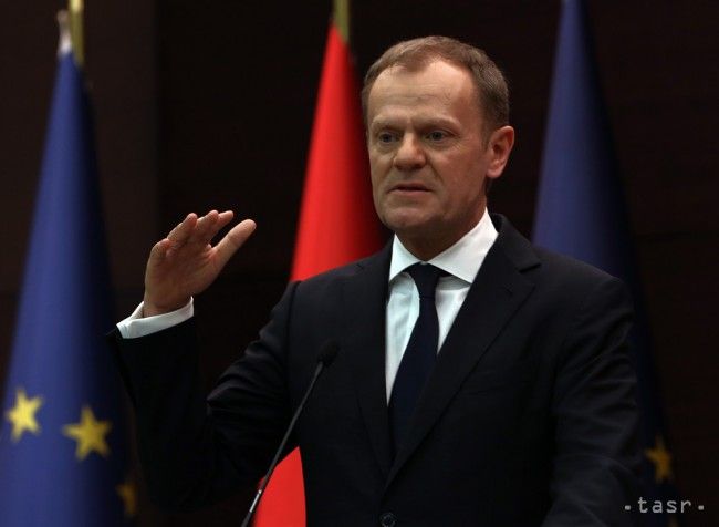 Tusk: Migrantov, ktorí sa z Turecka dostávajú do Grécka, je priveľa