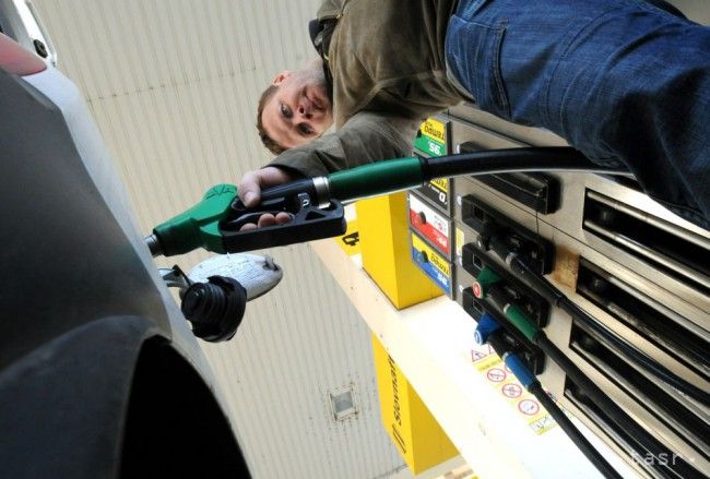 Ceny benzínu 95 sa znížili, benzín 98 a nafta zdraželi