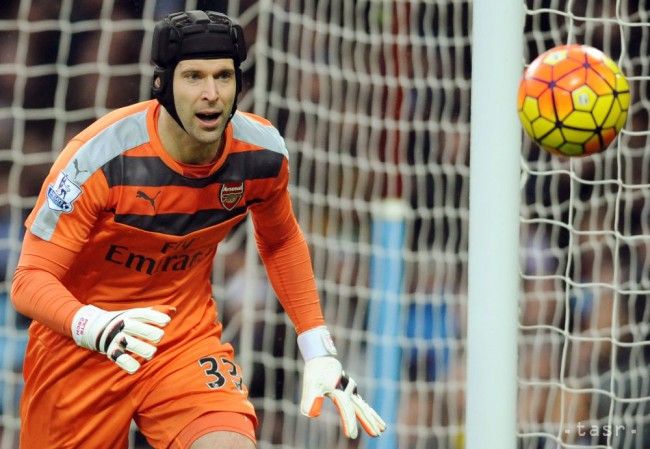 Čech má problémy s lýtkom, Arsenalu bude chýbať tri až štyri týždne