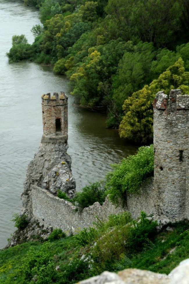 Hornú časť hradu Devín začali po rokoch rekonštruovať