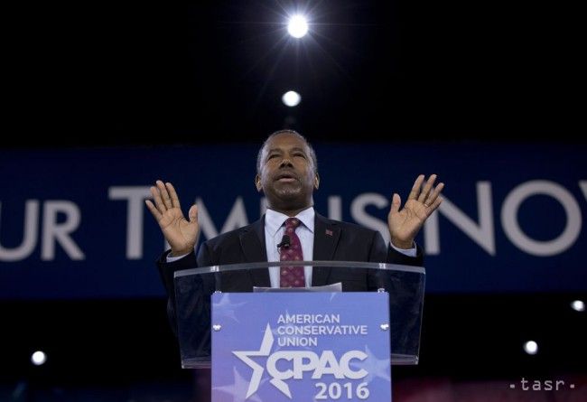 Republikán Carson oficiálne odstúpil zo súboja o stranícku nomináciu