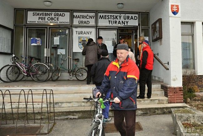 V Turanoch, najmladšom slovenskom meste, sa volí v štyroch okrskoch