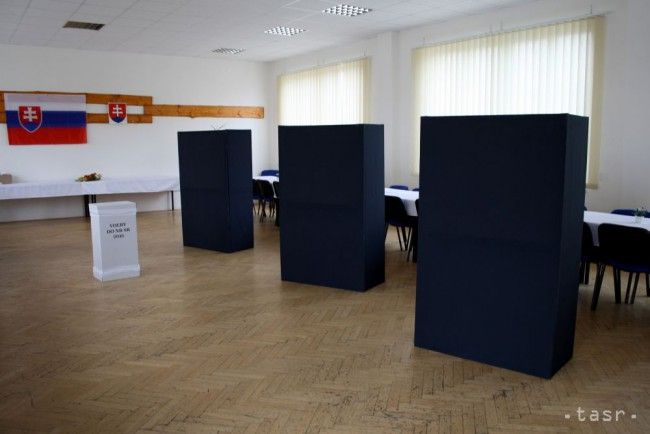 Na krajnom východe majú voľby zatiaľ nerušený priebeh