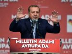 Na obálke denníka Zaman je po súdnom nariadení usmievajúci sa Erdogan