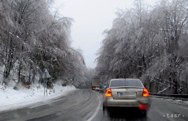 Na severe Slovenska očakáva od polnoci do rána tvorbu poľadovice