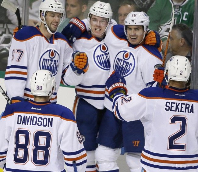 NHL: Sekera prispel asistenciou k triumfu Edmontonu, Detroit prehral