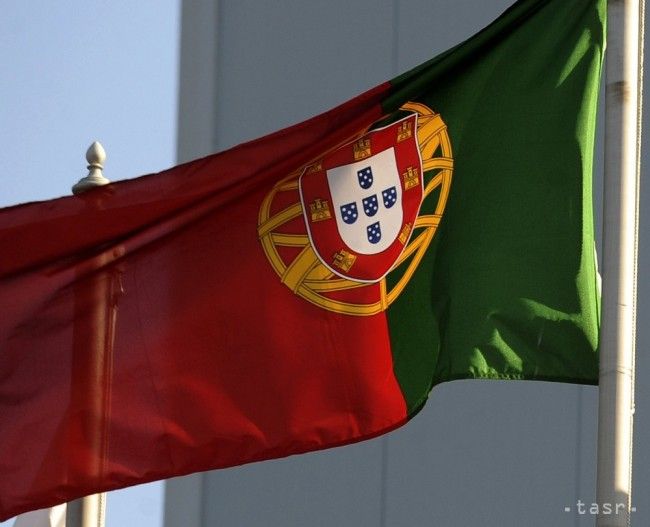 Fitch znížila výhľad ratingu Portugalska z pozitívneho na stabilný