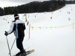 Snehové správy: Po víkende zostalo v prevádzke 55 lyžiarskych stredísk