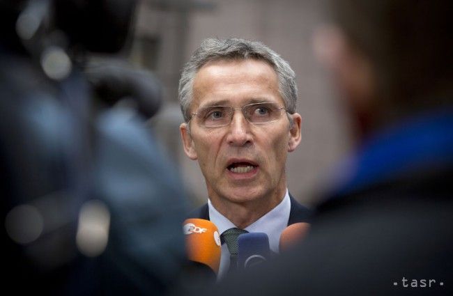 Stoltenberg: Lode NATO sú už aktívne aj vo vodách Turecka a Grécka