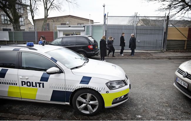 Tínedžerku obvinili z plánovania bombových útokov na školy