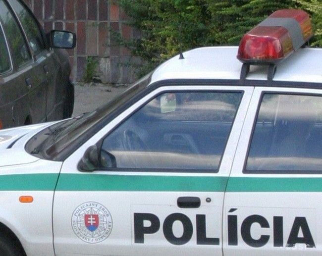 Polícia vyšetruje smrť muža, ktorého našli za bratislavským hotelom