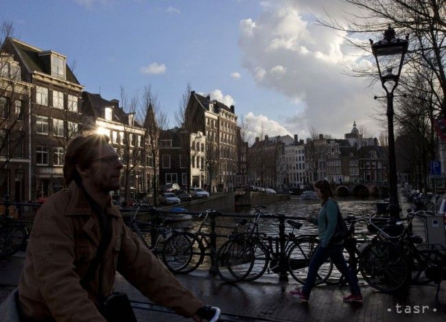 V Amsterdame našli pred barom odseknutú ľudskú hlavu
